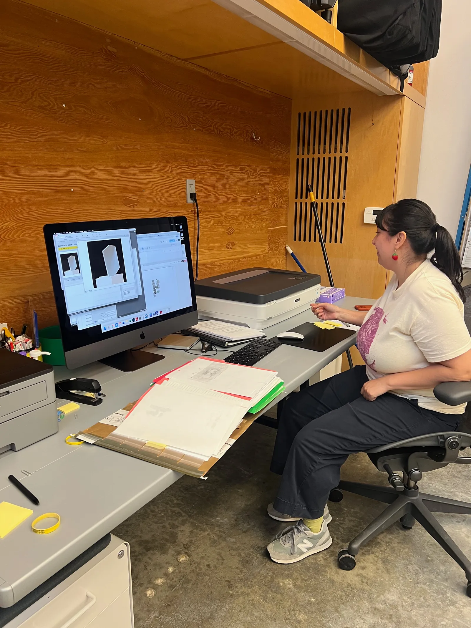 Jennifer managing folders on cloud storage and uploading new files